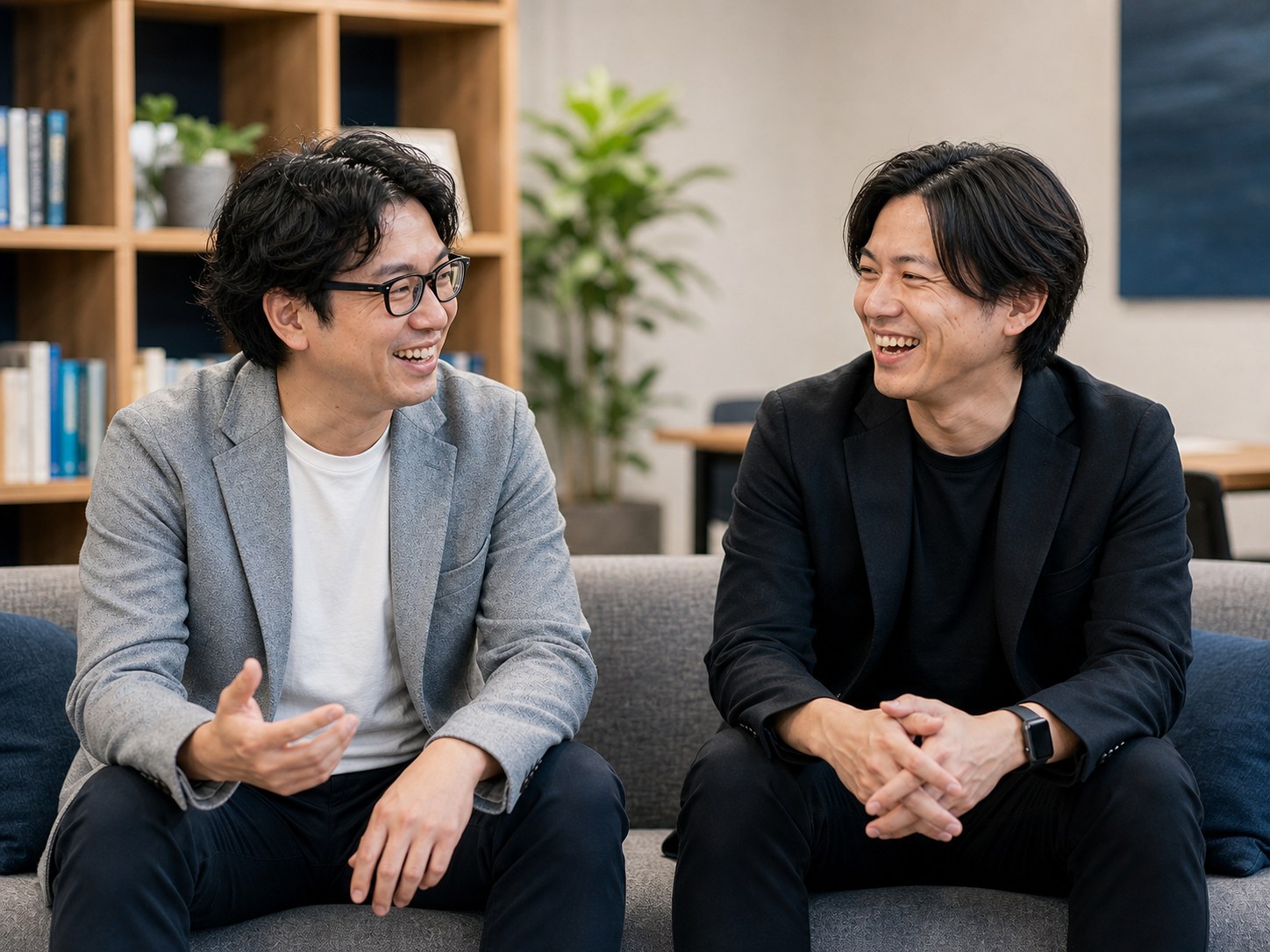 中井聖と松村慎也さんが談笑しているイメージ